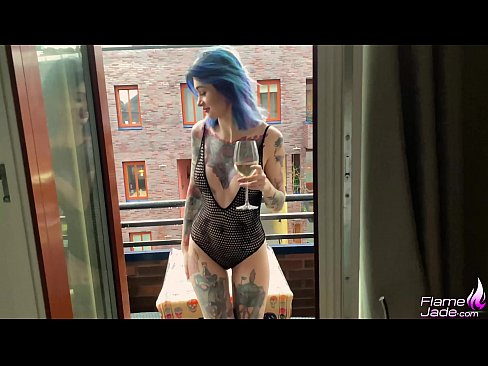 ❤️ Τρομερό κορίτσι ρουφάει και γαμάει παθιασμένα στους ανοιχτούς ουρανούς ☑ Πόρνο ☑